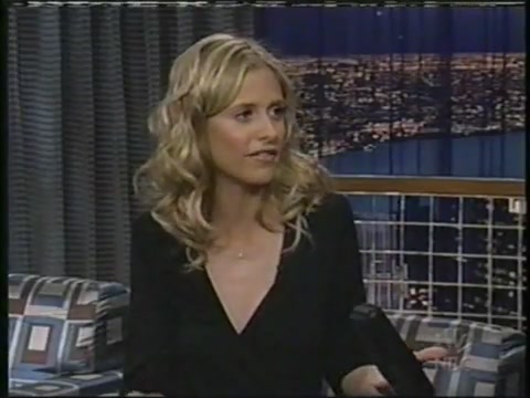 Conan_interviews_Sarah_Michelle_Gellar_2002_flv1713.jpg