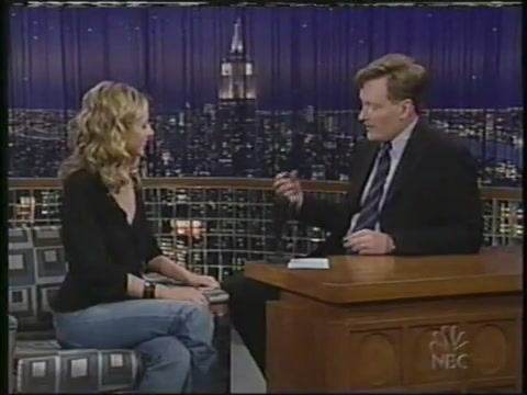 Conan_interviews_Sarah_Michelle_Gellar_2002_flv1739.jpg
