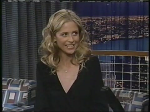 Conan_interviews_Sarah_Michelle_Gellar_2002_flv1749.jpg