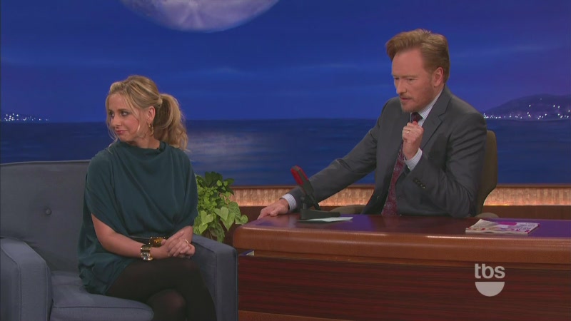 Sarah_M_Gellar-Conan_10_13_11_mov0169.jpg Sarah_M_Gellar-Conan_10_13_11_mov0169.jpg