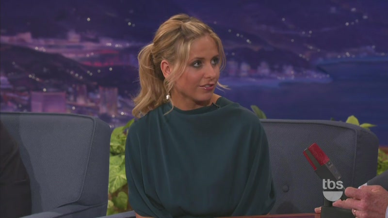 Sarah_M_Gellar-Conan_10_13_11_mov0251.jpg