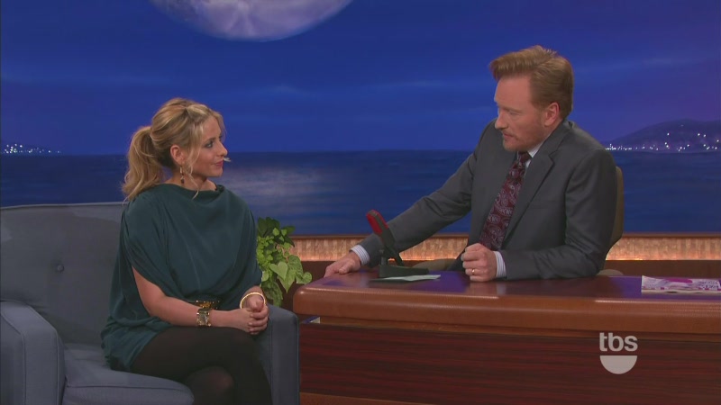 Sarah_M_Gellar-Conan_10_13_11_mov0286.jpg