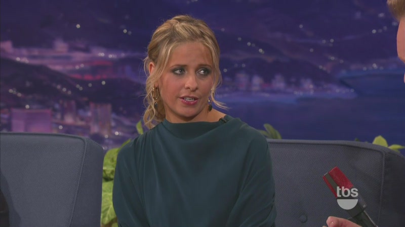 Sarah_M_Gellar-Conan_10_13_11_mov0299.jpg